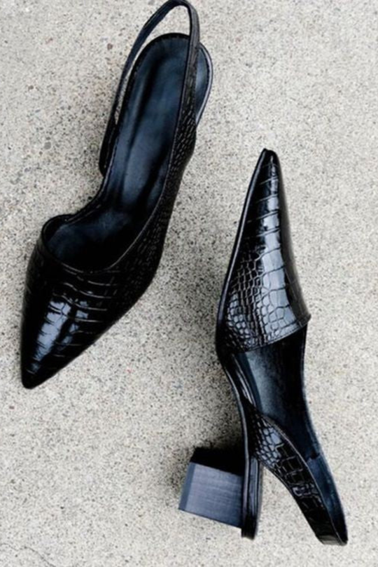 Damen Pumps mit spitz zulaufender Spitze, Slingback-Riemen und Blockabsatz