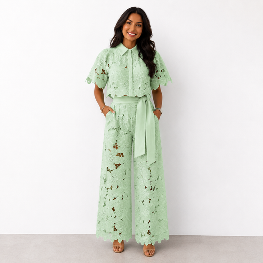 Damen Zweiteiler mit weitem Bein und floraler Spitze