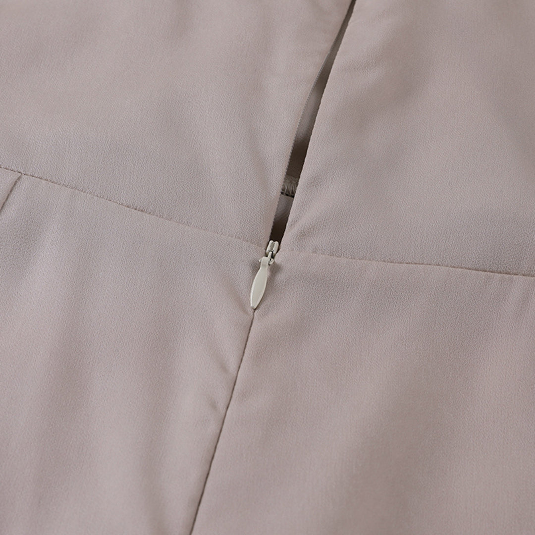 Elegantes Maxikleid für Damen mit Wickeloberteil und hohem Schlitz