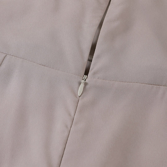 Elegantes Maxikleid für Damen mit Wickeloberteil und hohem Schlitz