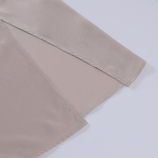 Elegantes Maxikleid für Damen mit Wickeloberteil und hohem Schlitz