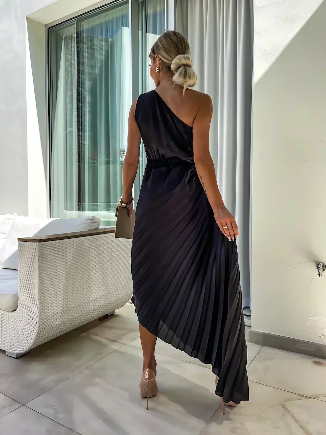 Women's Elegant One-Shoulder Pleated Midi Dress with Floral Detail