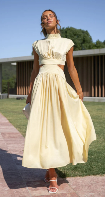 Elegantes Damen-Maxikleid mit hohem Ausschnitt und Cutout